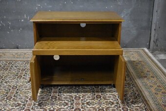 Televizní stolek - 2