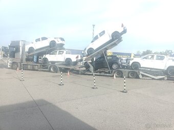 Řidič autopřepravníku Mercedes-benz - 2