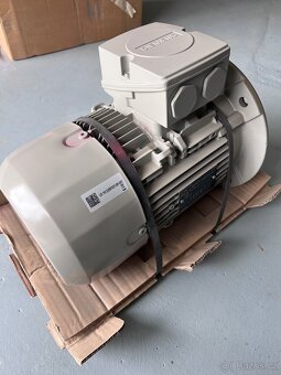 Elektromotor Siemens 2,8 KW-Nový - 2