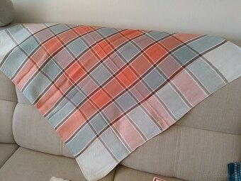 UBRUSY A PROSTÍRÁNÍ - 2