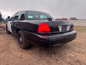 Ford Crown Victoria Police Interceptor P71 2011 V8 SLEVA - 2