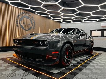 Dodge challenger 6,4 SRT - 2