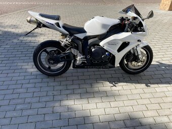 Honda CBR 1000 RR Fireblade - 2