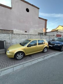 Volkswagen Golf 1.6 74kw - 2