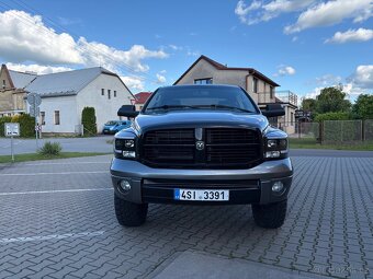 Dodge RAM 5,7 hemi 4x4 - 2