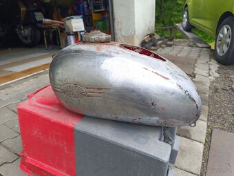 Prodám nádrže JAWA - 2