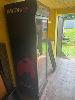 Celoprosklená lednice HELKAMA diody - 2