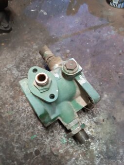 Brzdič přívěsu, vzduchový rozvaděč DDR vlek za traktor - 2