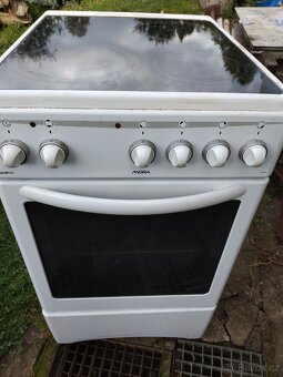 Elektrický sporák 220 V/380 V - 2