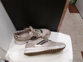 Nové sportovní boty vel.39 - 2