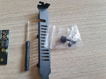 Duální adaptér pro M2 SSD disky PCIE4 MVMe / SATA + přísluše - 2