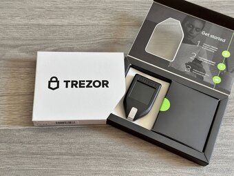 TREZOR Model T krypto peněženka Cold crypto Hardware wallet - 2