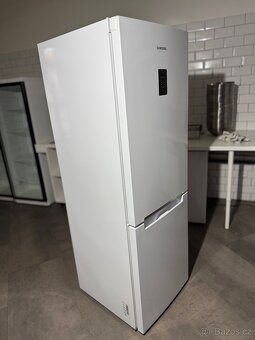 SAMSUNG kombinovaná lednice s mrazákem - bílá volně stojící - 2