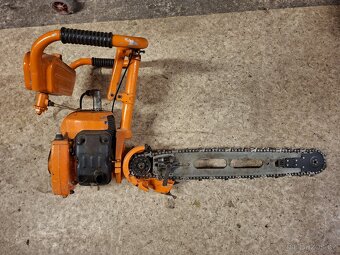 Stará motorová pila - 2