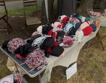 Stánkový prodej plavek - 2