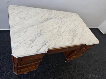 Starožitný stůl s mramorovou deskou - 2
