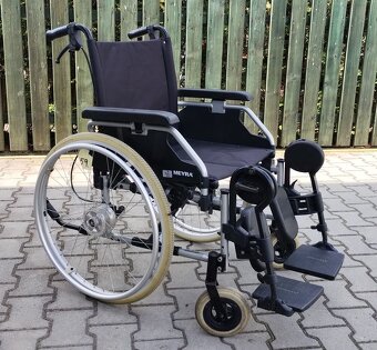 059-Mechanický invalidní vozík Meyra. - 2