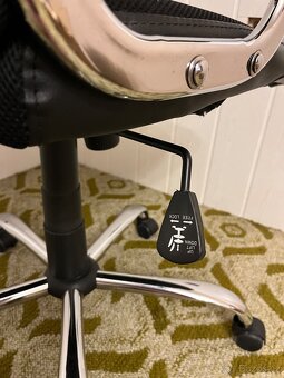 Kancelářské křeslo - 2