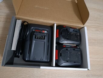 Bosh akumulátorová nabíječka - 2