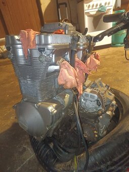 Suzuki gsf Bandit 600 - 2