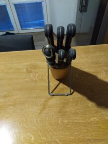 Sada nožů s ocilkou nové - 2