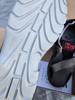 Pracovní boty vel. 39 - 2