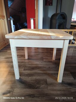 Dětský stolek a židlička - 2