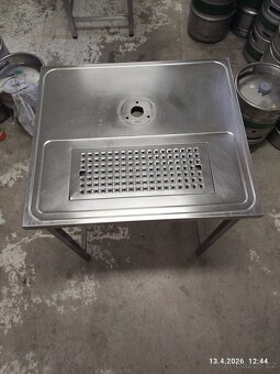 Nerezový výčepní stůl č.17 - 2