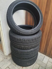 Nové pneu R17 215/40 - 2