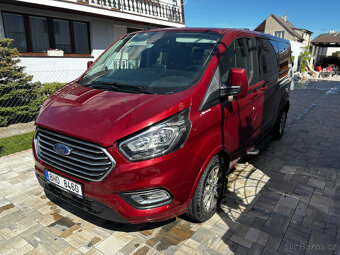 Ford Tourneo Custom 2.0ECOBlue Hybrid 95kW, RV 2022, 8. Míst - 2
