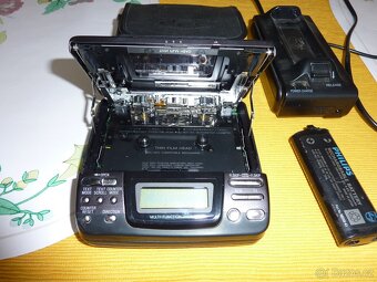 DCC Digital Compact Cassette Panasonic RQ-DP7 - 2