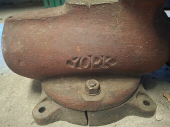 Svěrák York 150 - 2