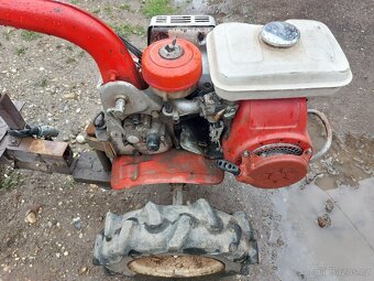 Malo traktor honda - 2