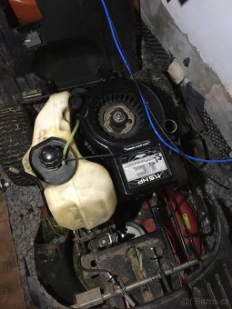 Prodám motor briggs and stratton 11,5 HP - 2