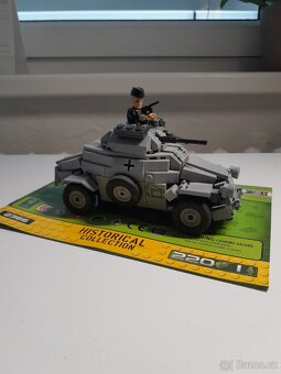 Lego Cobi 2366 německé obrněné vozidlo SdKfz. 222 - 2