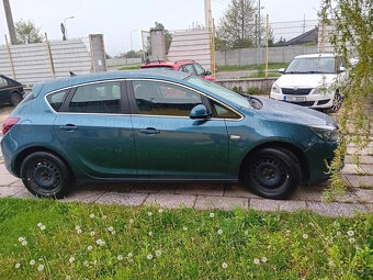 Opel Astra J Facelift 1.4 ( A14NET ) 103kW r.2014 modrá - 2