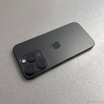 iPhone 15 Pro 256GB black, pěkný stav, 12 měsíců záruka - 2