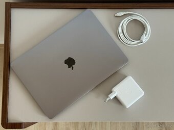 MacBook Pro M1 Retina Touch Bar 13" / 16GB / 512GB (2021) - 2