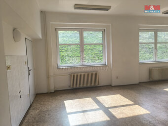 Pronájem skladu, 38 m², Hradec Králové, ul. Koutníkova - 2