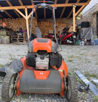 Husqvarna benzinova sekacka i s pohonem - 2