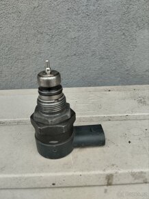 Mercedes - Vito/Viano 639,snímač tlaku paliva - 2