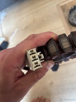 Stator alternatoru na Honda CBR 929RR a 954RR Fireblade. - 2