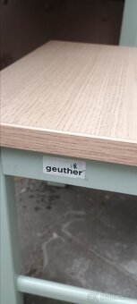 Dětský stolek se židličkami - 2