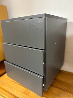Moderní komoda na kolečkách – 499 Kč - 2