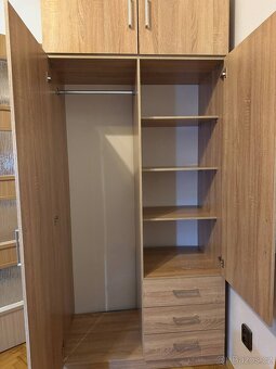 Šatní skříň - 2