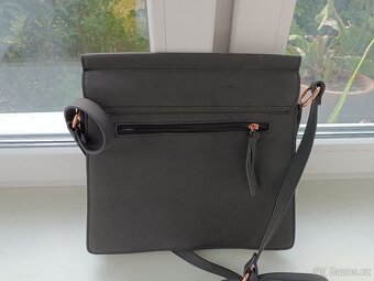 Nová černá kabelka Tamaris - 2