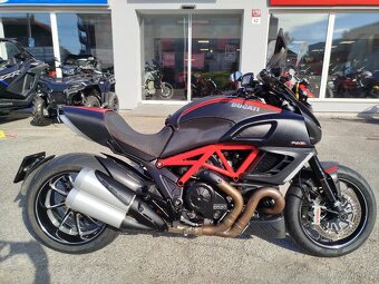 Ducati Diavel Carbon Red, ČR, DESMO, NAVIGACE, LADĚNÝ VÝFUK - 2