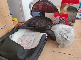 Britax B-Motion 4+ dvojkombinace černá/vínová - 2