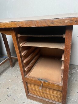 Starý školní stolek - 2