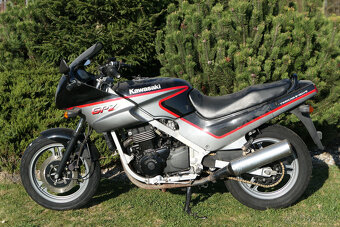Kawasaki GPZ 500 S - 2
